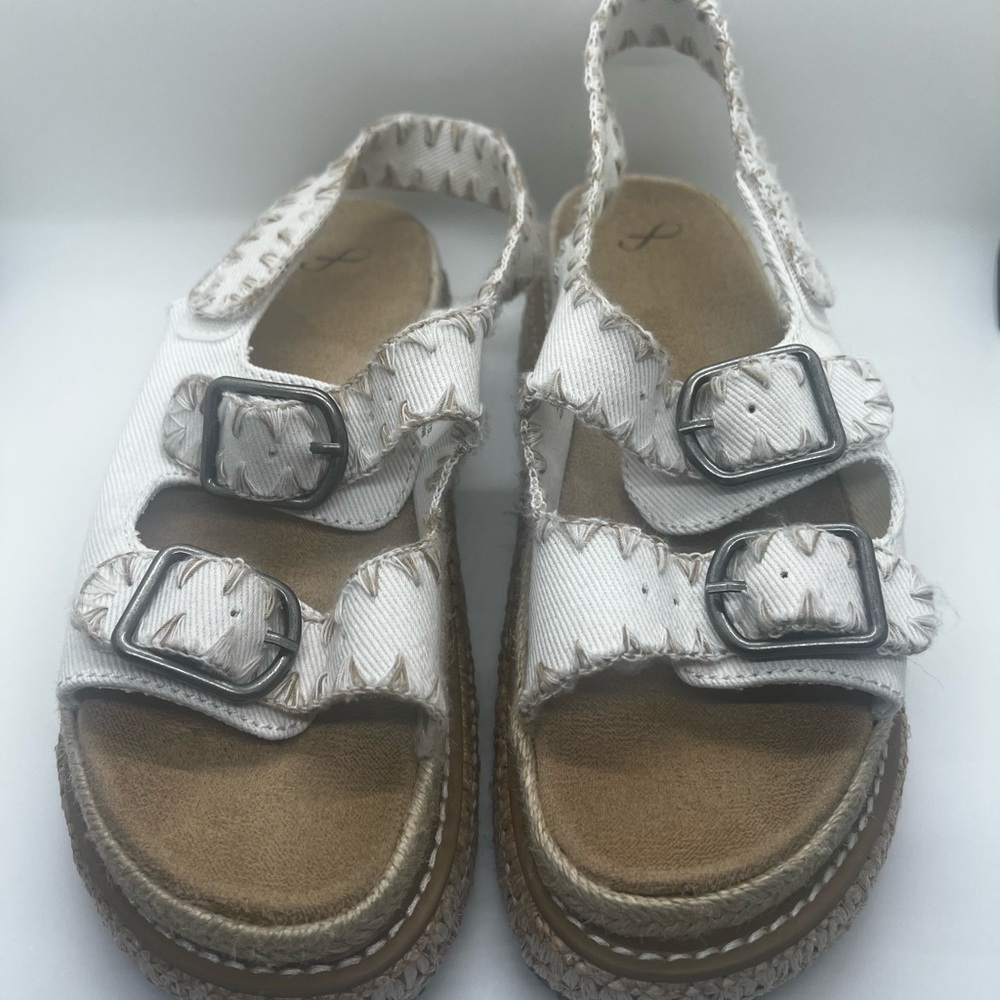 BRAND NEW Womens White Buckle Slingback Sandals with Double Straps - Size 8